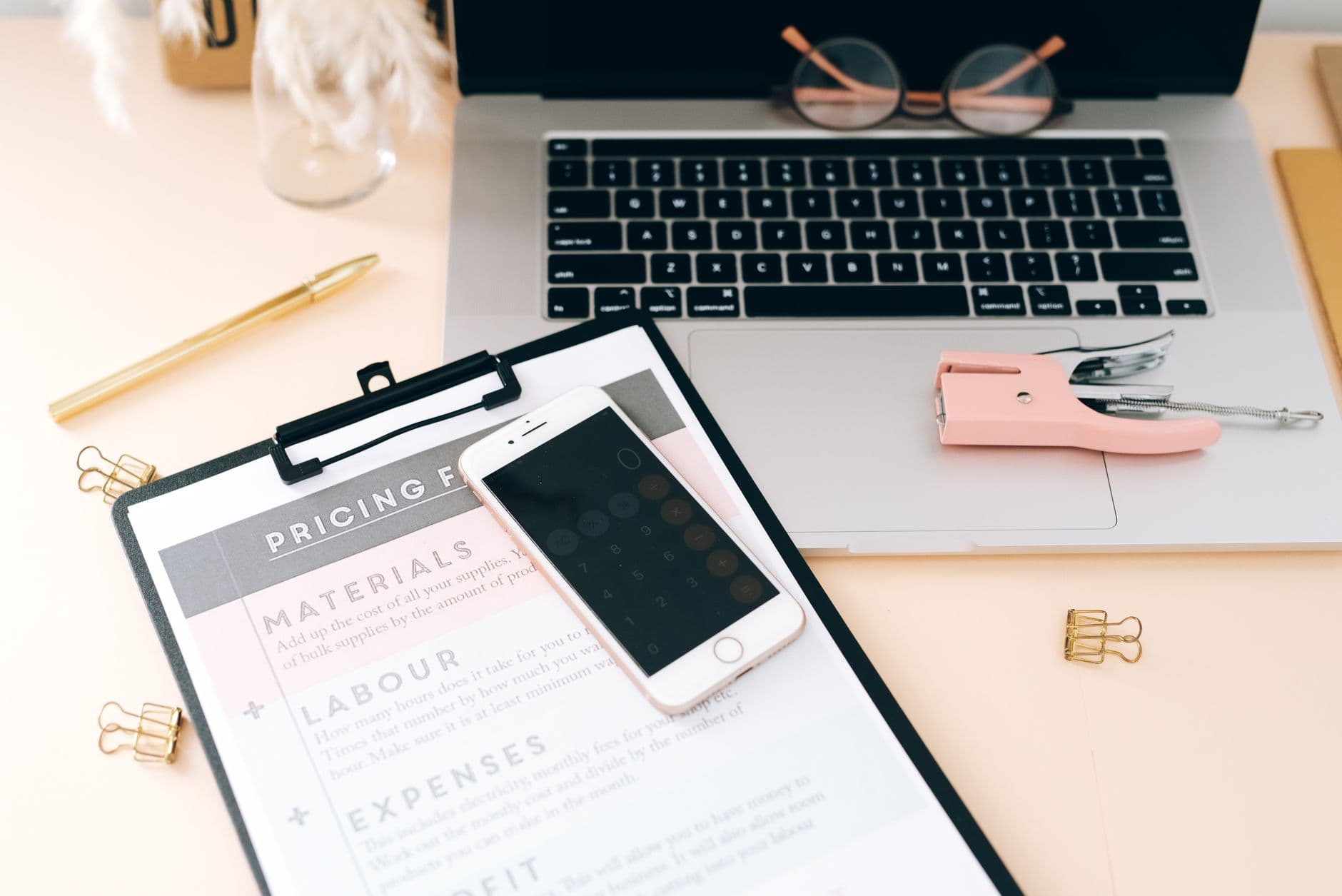 How to Send Wedding Invitations by Text Message