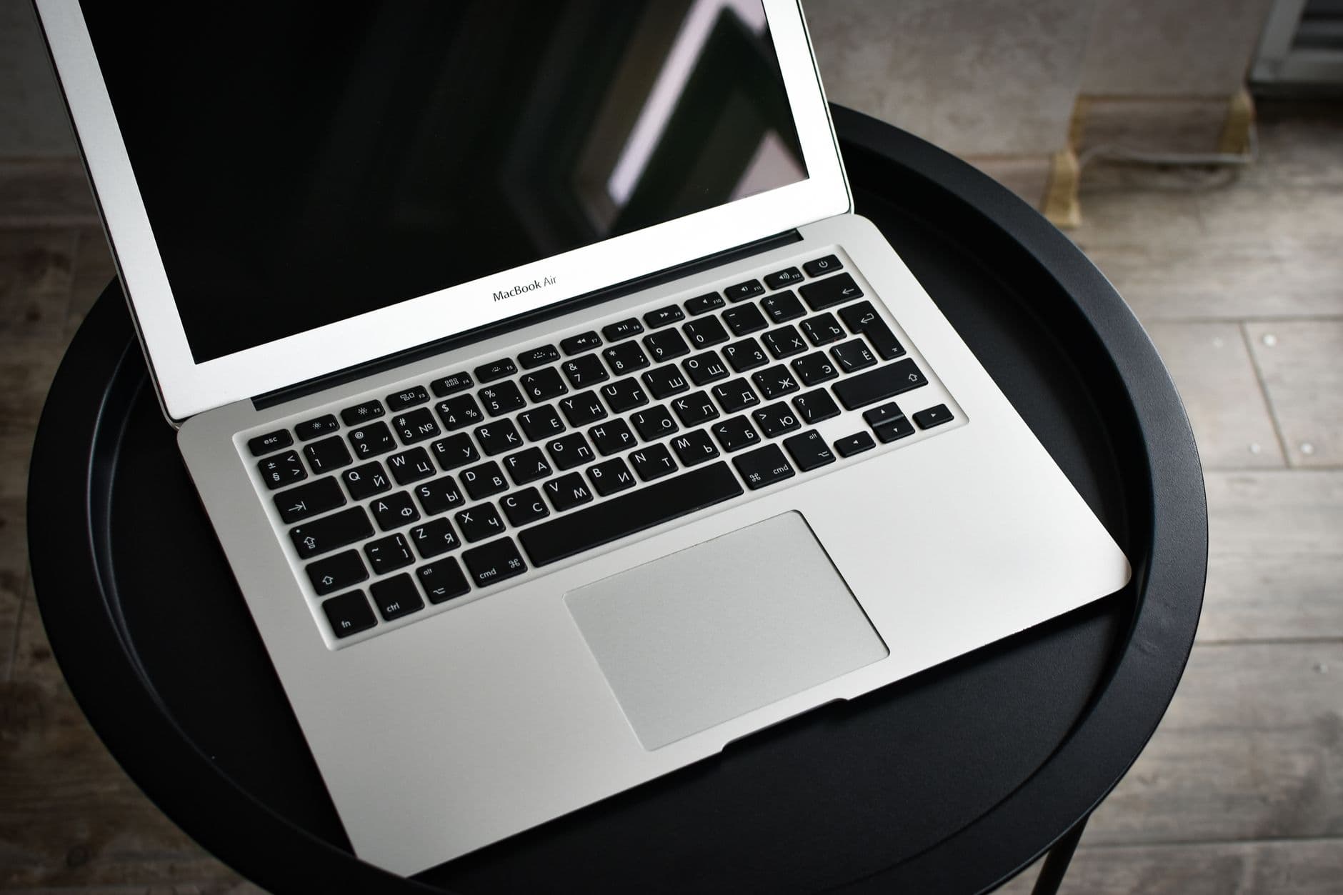 WeddingWire alternative: Why couples are switching to Memorra in 2026